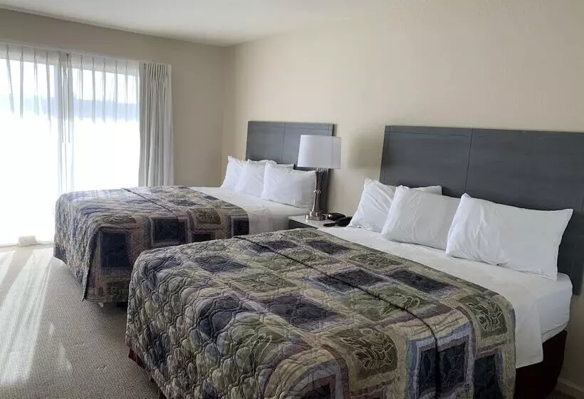 Apple Valley Hotel & Lodge