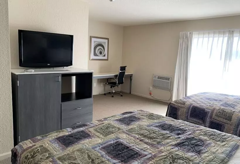 Apple Valley Hotel & Lodge