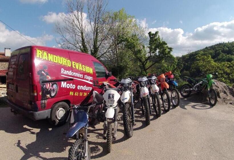 فندق Auberge De Thelis