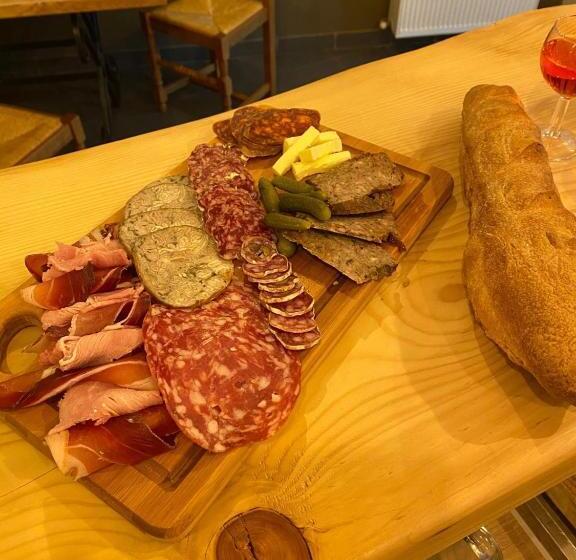 فندق Auberge De Thelis