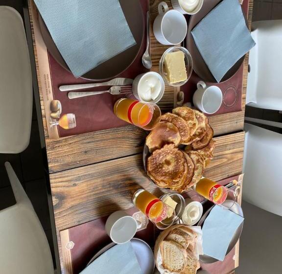 فندق Auberge De Thelis