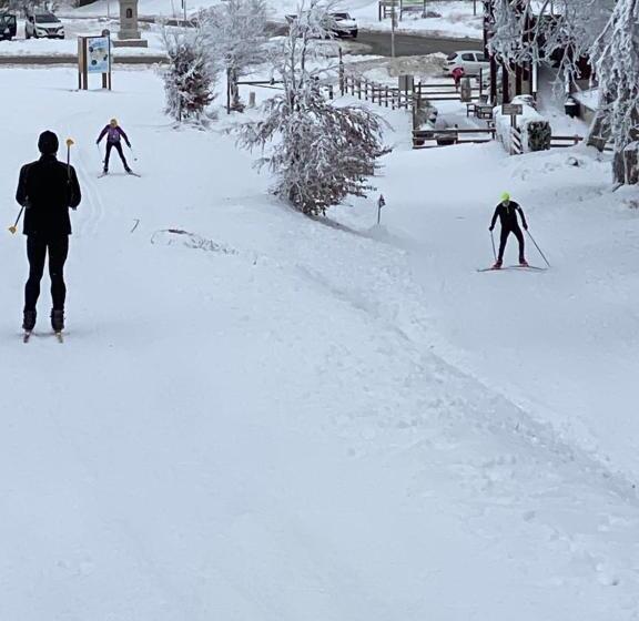 فندق Auberge De Thelis