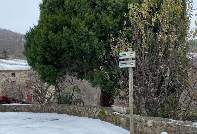 فندق Auberge De Thelis