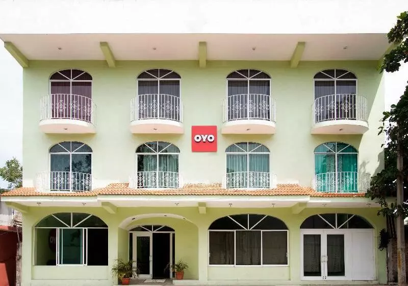 OYO Hotel Estacion,José Cardel,Parque Central Revolución