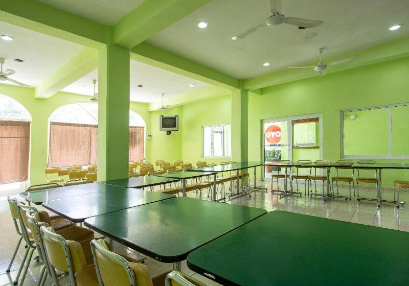 OYO Hotel Estacion,José Cardel,Parque Central Revolución