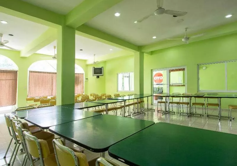 OYO Hotel Estacion,José Cardel,Parque Central Revolución