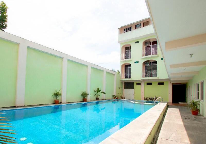 OYO Hotel Estacion,José Cardel,Parque Central Revolución