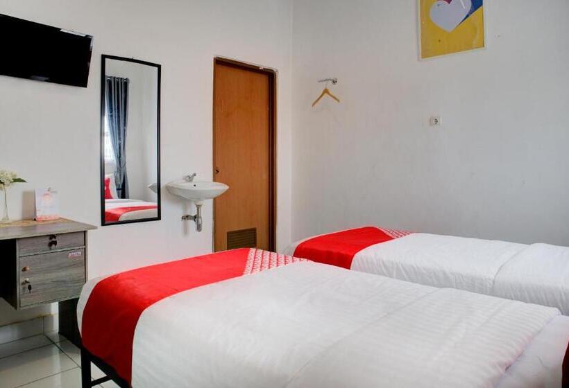 فندق Oyo 3690 Wisma Yani Syariah