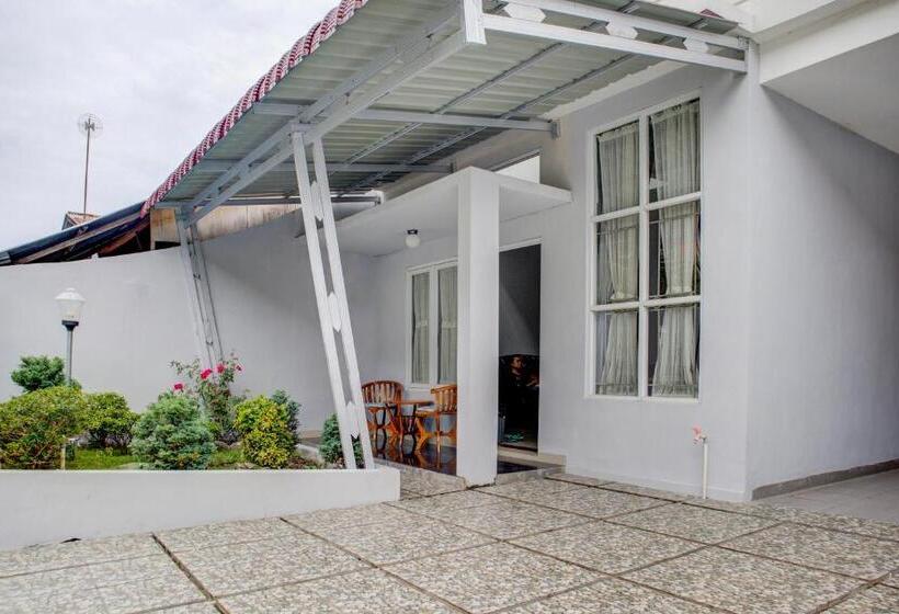 فندق Oyo 3690 Wisma Yani Syariah