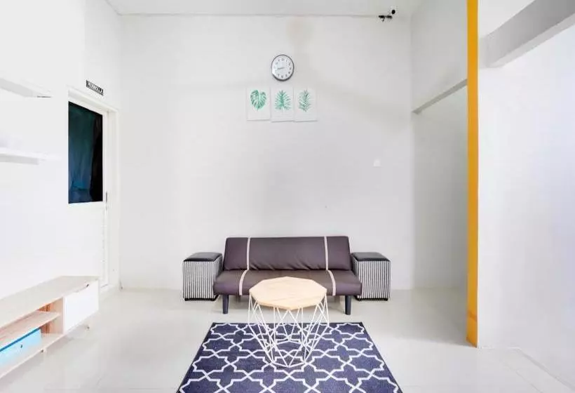 Hotelli Oyo 3705 Orchid Family Residence