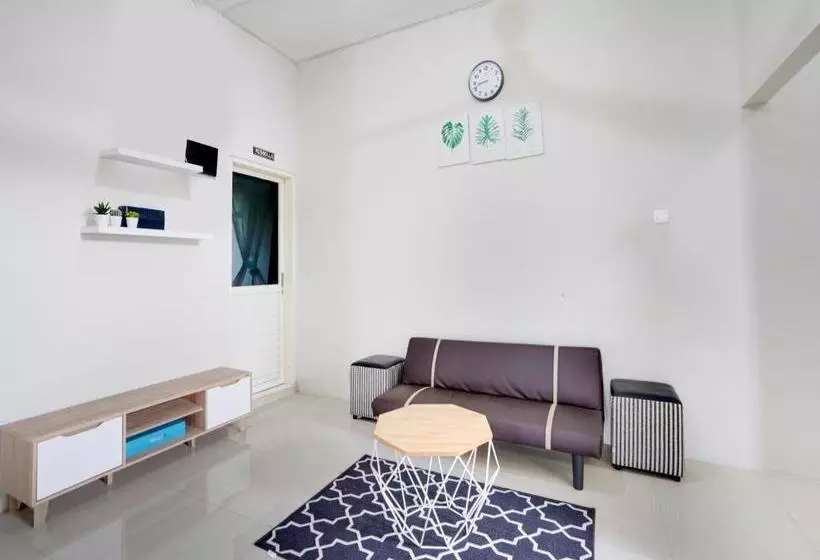 Hotelli Oyo 3705 Orchid Family Residence