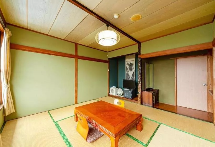 هتل Oyo Ryokan Chikazaki Bekkan Genkai