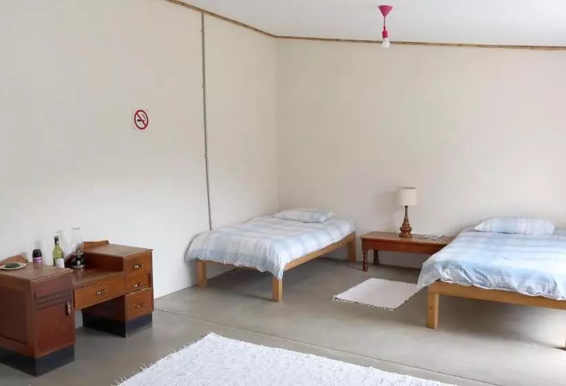 Retkeilymaja De Bos Backpackers