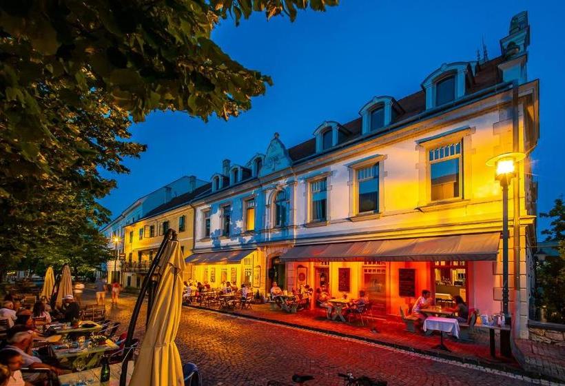 تختخواب و صبحانه Kedves Vendégház