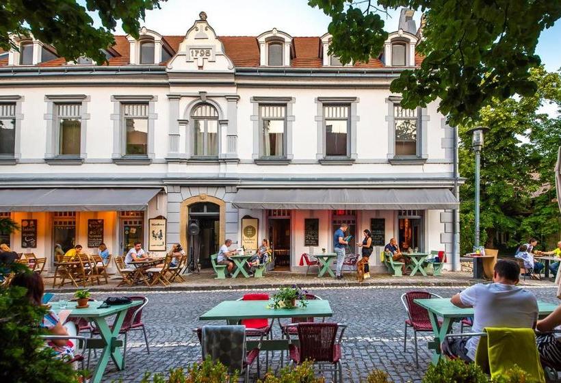 تختخواب و صبحانه Kedves Vendégház