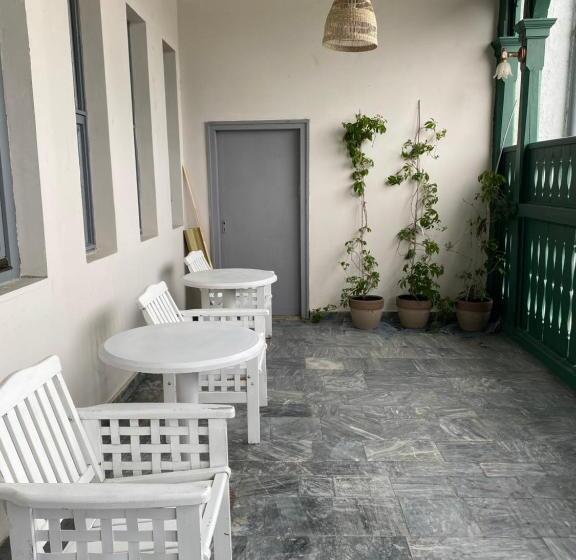 تختخواب و صبحانه Kedves Vendégház