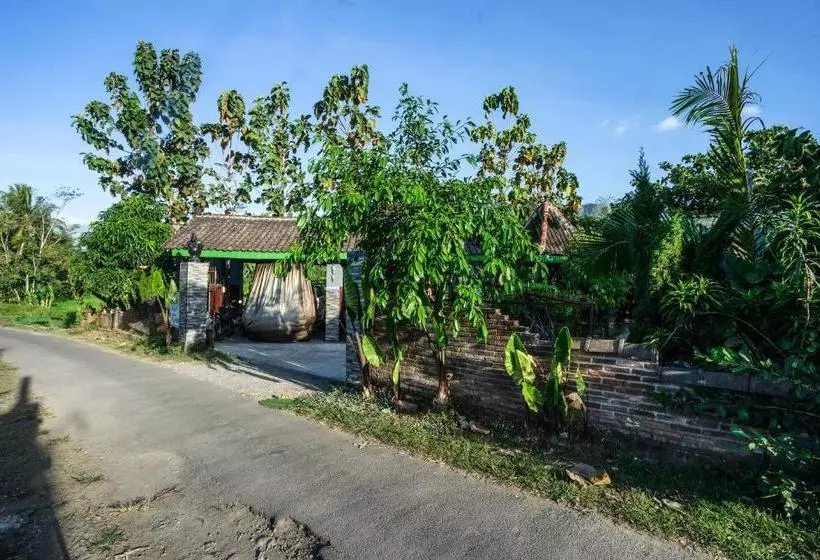 ホテル Oyo 3483 Borobudur Cottage
