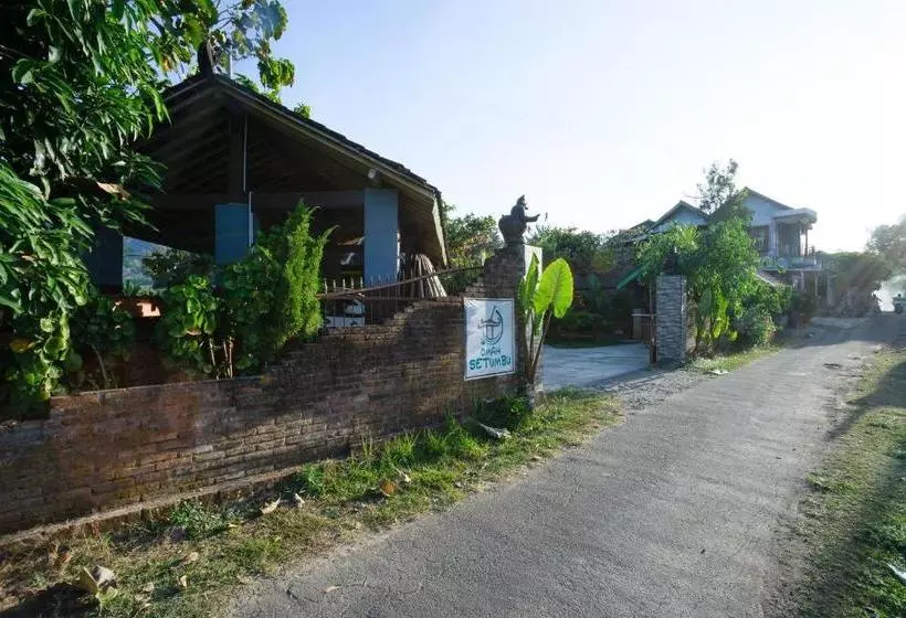 ホテル Oyo 3483 Borobudur Cottage