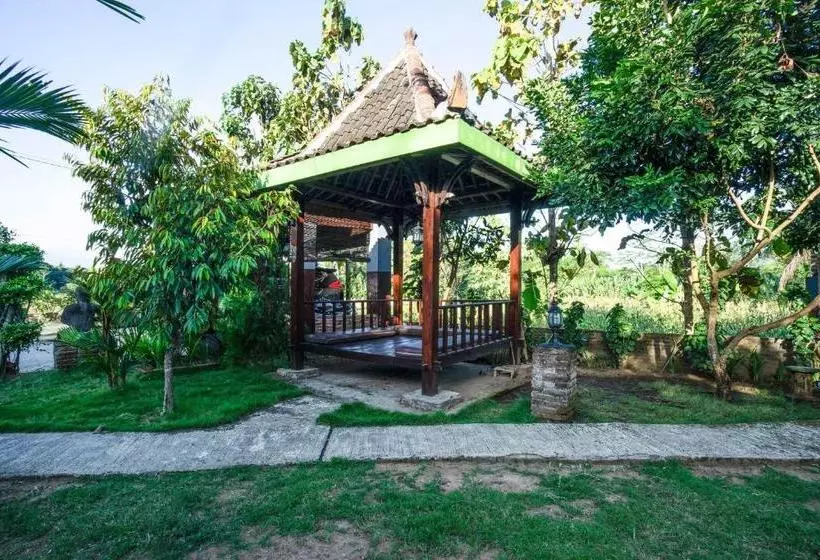 ホテル Oyo 3483 Borobudur Cottage