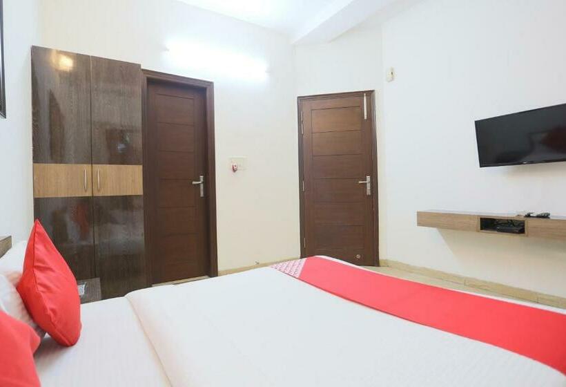 هتل Oyo 65630 New Raj Kamal