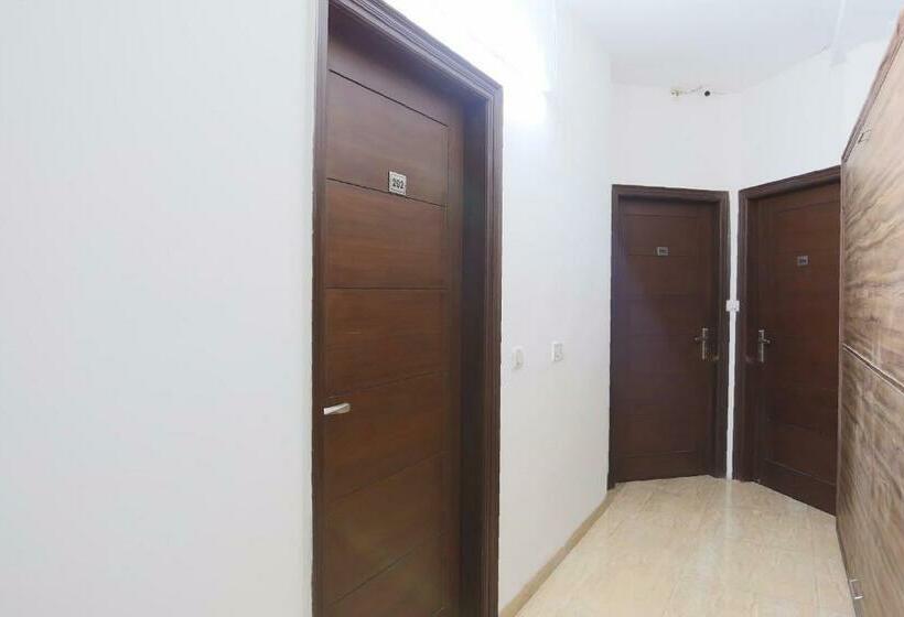 هتل Oyo 65630 New Raj Kamal