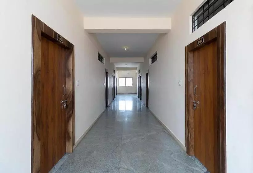 Hotelli O Supriya Lodge