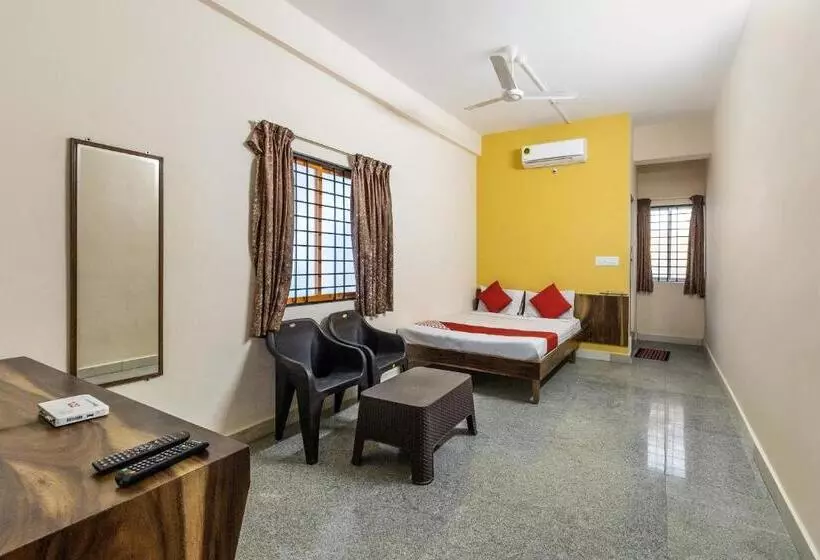 Hotelli O Supriya Lodge