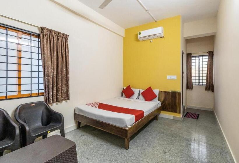 ホテル O Supriya Lodge