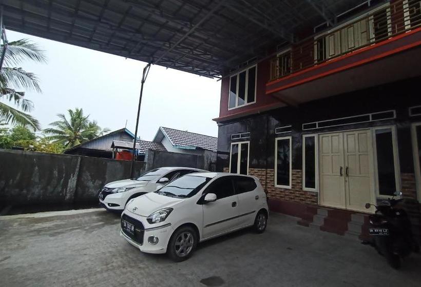 ホテル Spot On 3525 Penginapan Magnolia Syariah