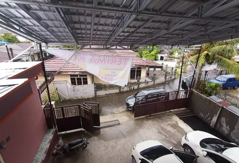 ホテル Spot On 3525 Penginapan Magnolia Syariah