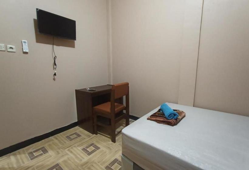 ホテル Spot On 3525 Penginapan Magnolia Syariah