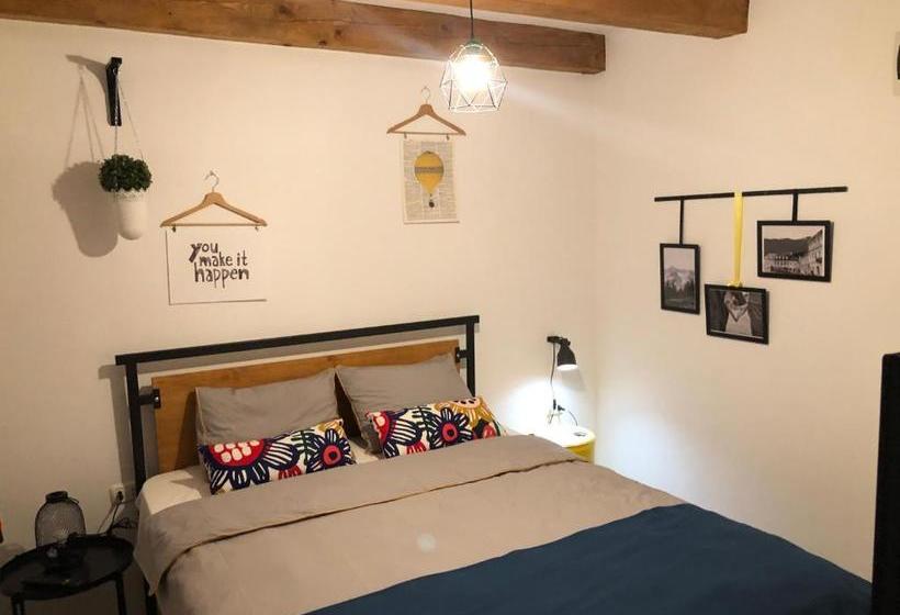 فندق The Top House