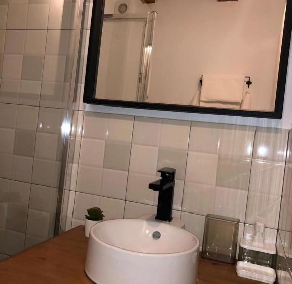 فندق The Top House