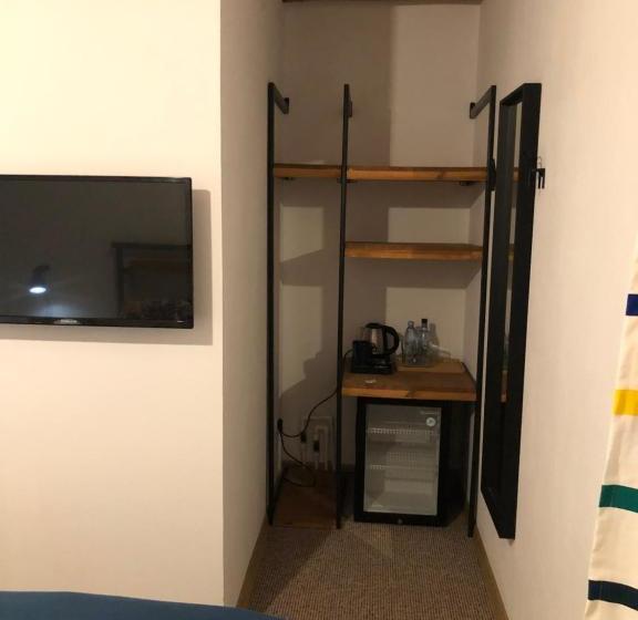 فندق The Top House