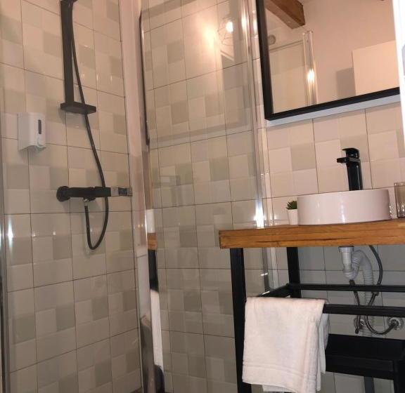 فندق The Top House