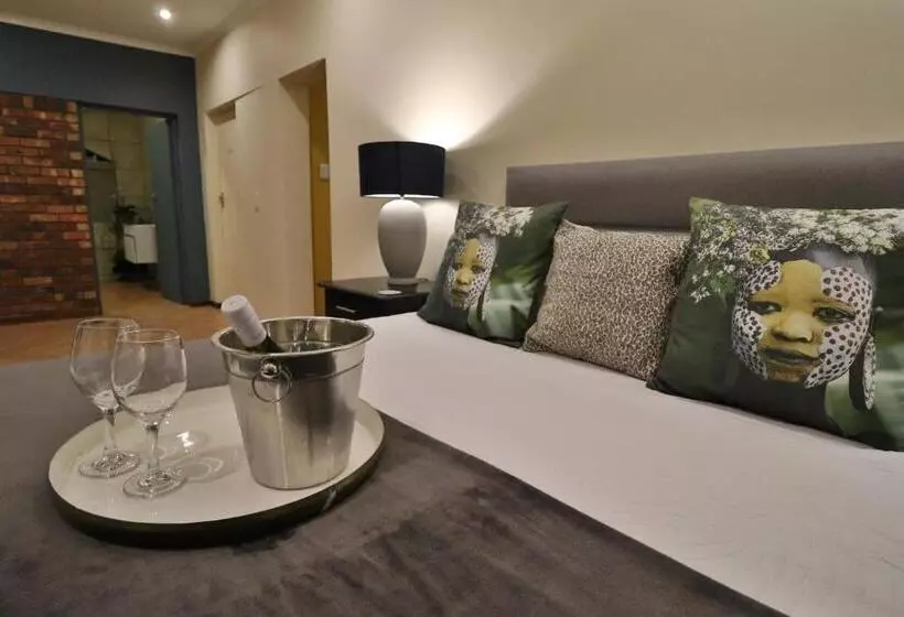 پانسیون Highway Gardens Guest House