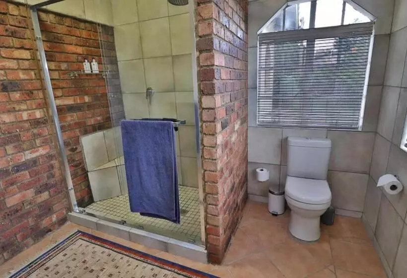 پانسیون Highway Gardens Guest House