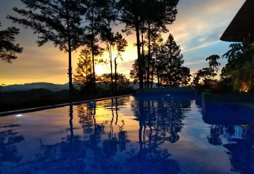 The Balcone Suites & Resort