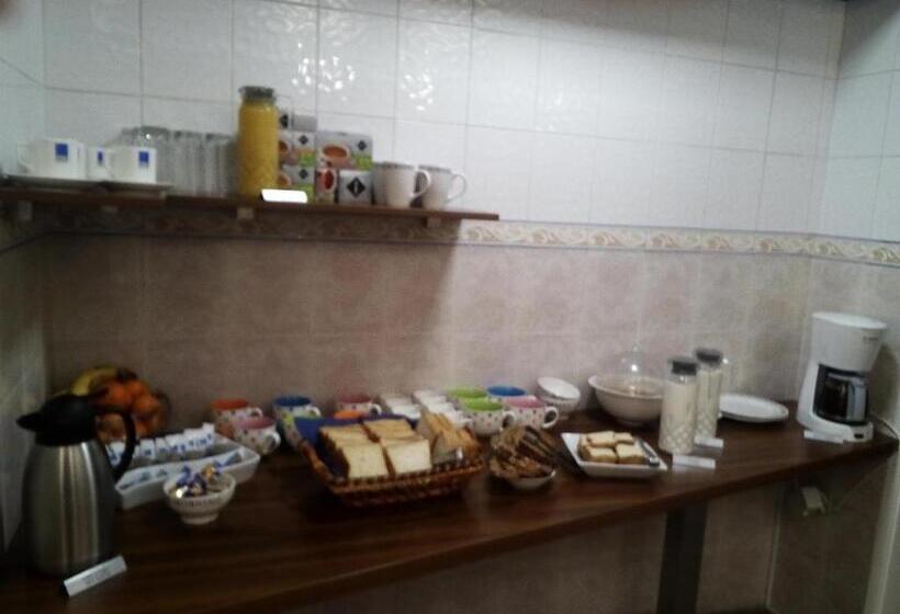 تختخواب و صبحانه Villa Galeb