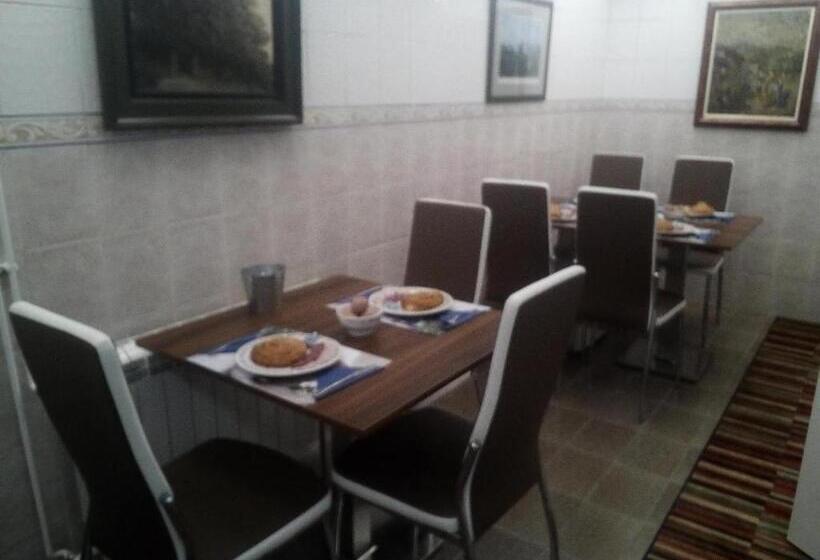 تختخواب و صبحانه Villa Galeb