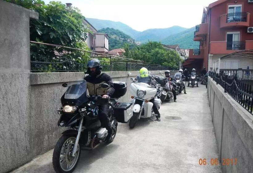 پانسیون Guest House Villa živanović