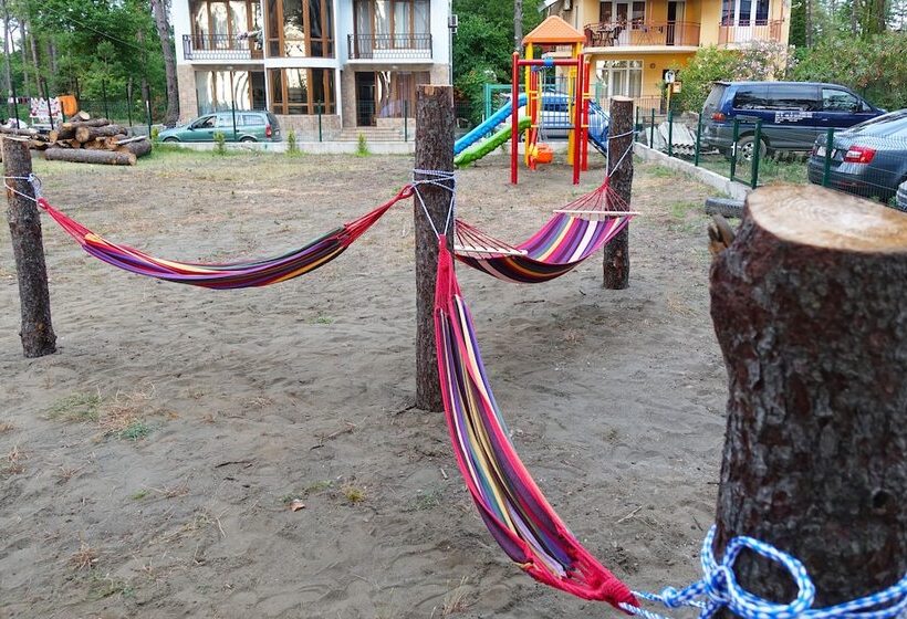 تختخواب و صبحانه Gina Shekvetili