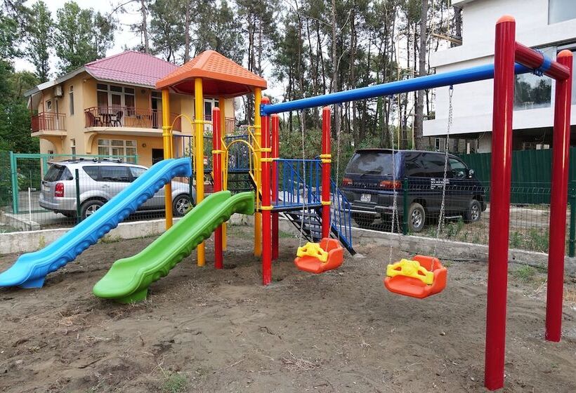 تختخواب و صبحانه Gina Shekvetili