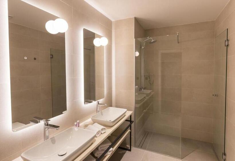 هتل Manda Heritage