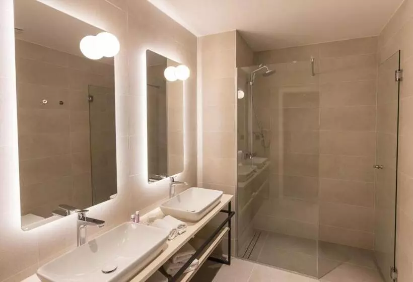 هتل Manda Heritage