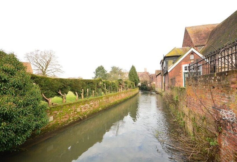 إقامة City Center Quiet Hidden Gem