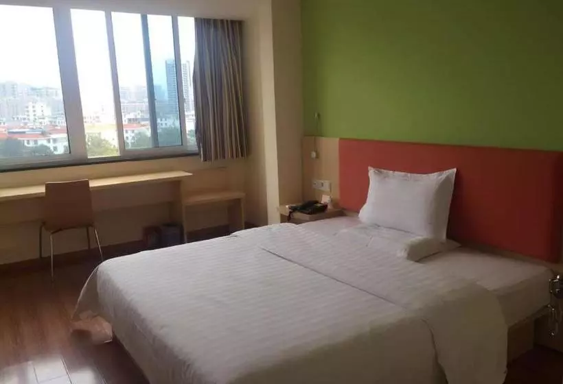 ホテル 7 Days Inn Ganzhou Railway Station Waitan No.1 Branch