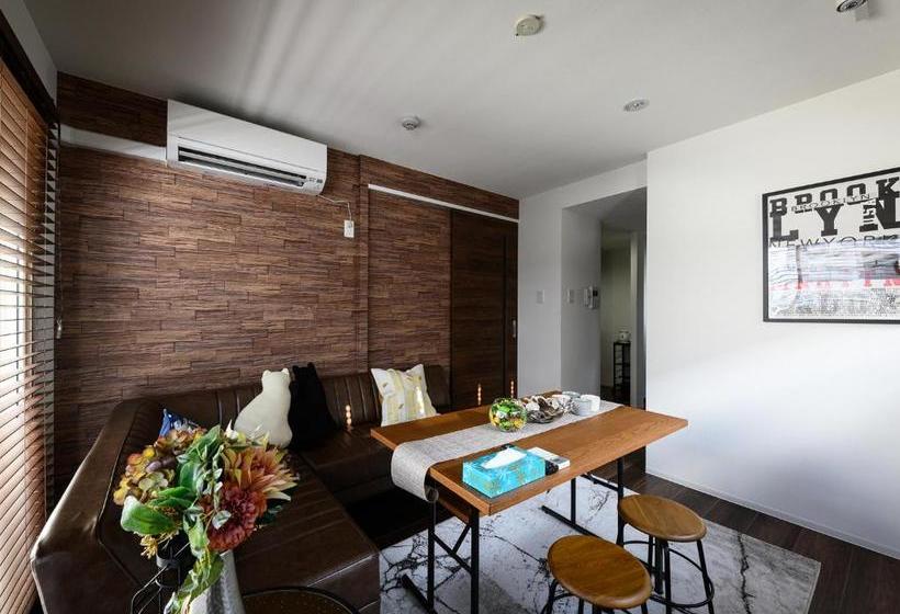 ユースホステル Casa De La Familia