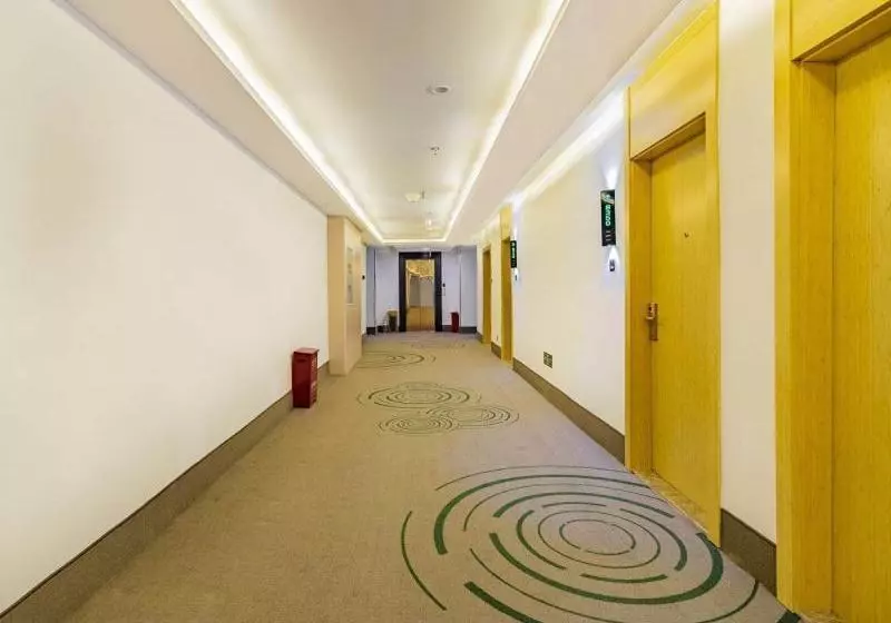 Hotelli Greentree Inn Beijing Daxing District Huangcun West Street Metro Station