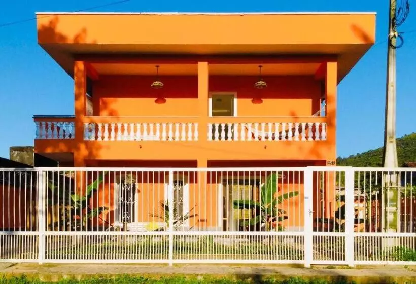 ペンション Ombak Hostel